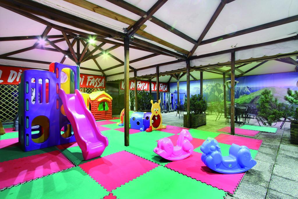Hotel Il Caminetto Sport Canazei Exterior photo