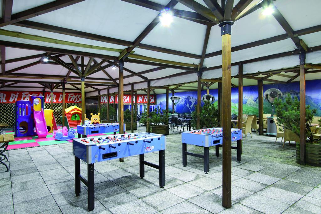 Hotel Il Caminetto Sport Canazei Exterior photo